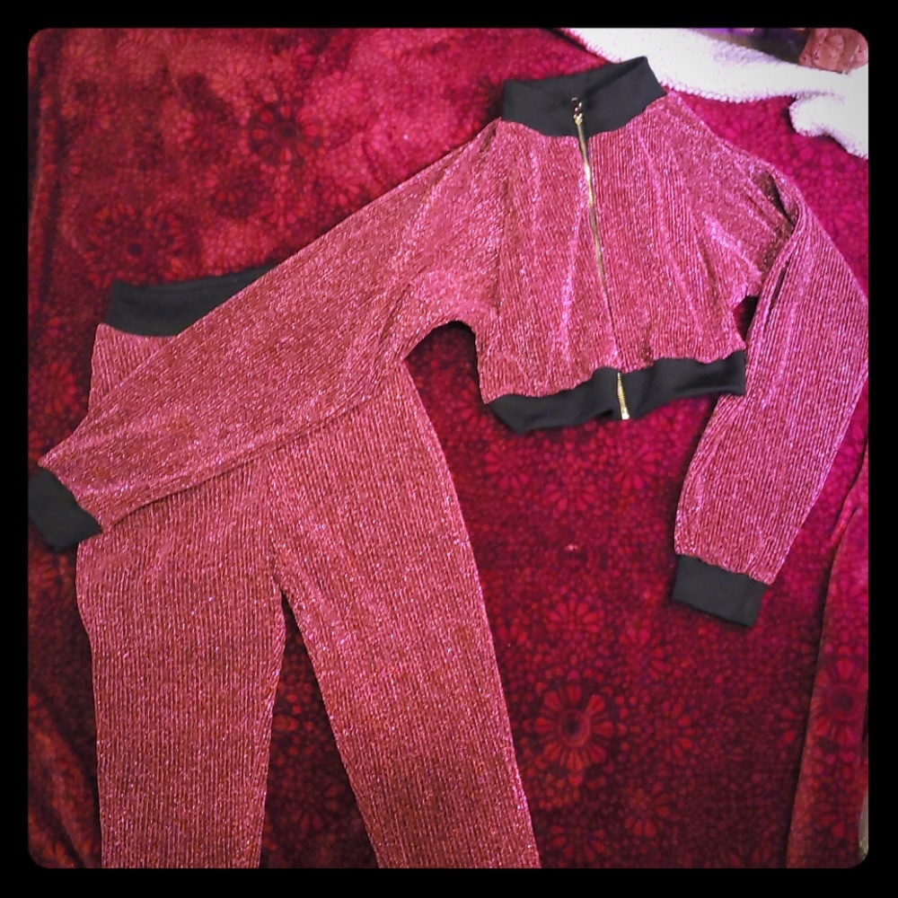 Outfit sparkly fushia top and bottom